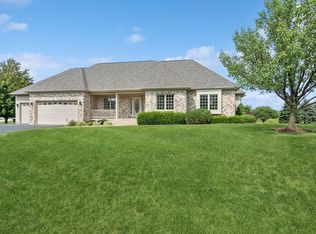 6018 Briarwood Dr, McHenry, IL 60051