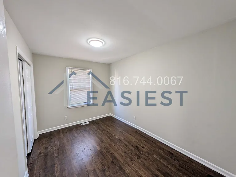 2402 S Claremont Ave — Photo 9