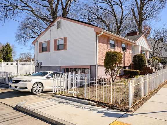 2nd image of 69 Mariposa St