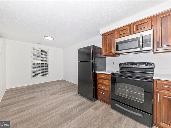 4th image of 1031 Staghorn Ave