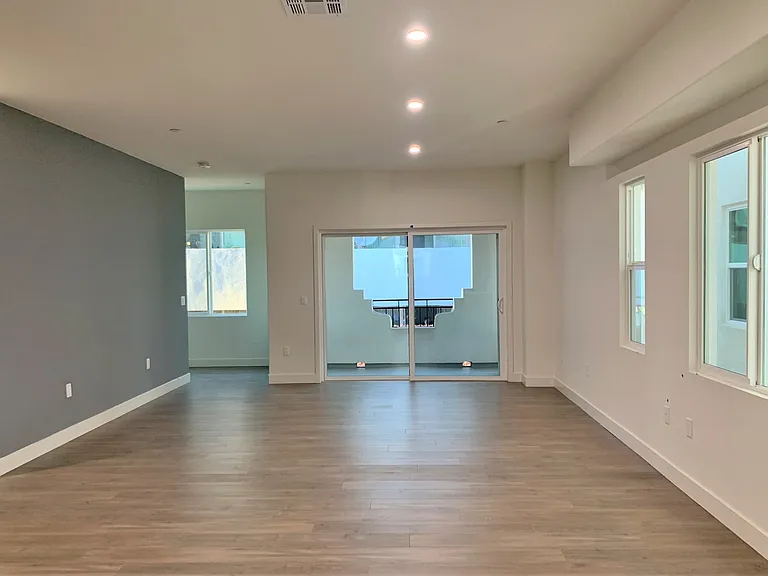 Disclaimer: The interior pictures displayed here are from another similar unit in the community for illustration only; and shall not be relied upon as an accurate representation of the actual unit itself. Please visit the unit to confirm all details.