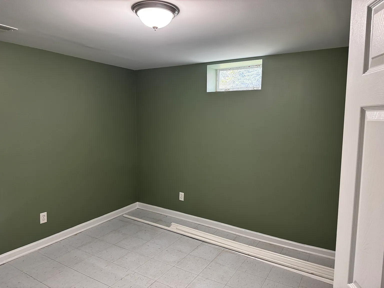 2 bed, 3469 sqft, $2,000 — Photo 2