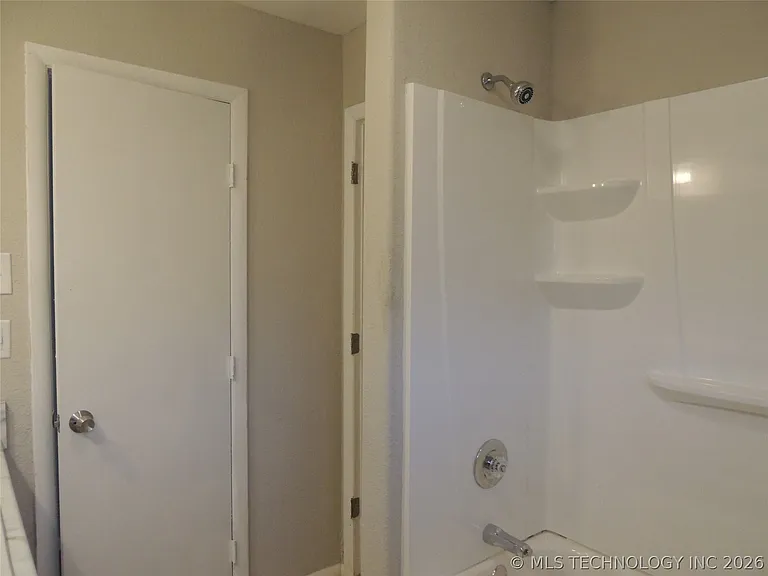 6552 E 27th Pl — Photo 17