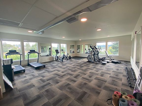 4th image of 5775 Commercial St SE #320