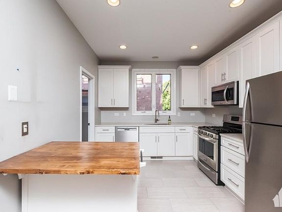 3rd image of 1312 N Damen Ave #1