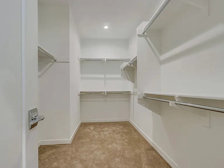 2316 Synergy Dr — Photo 12