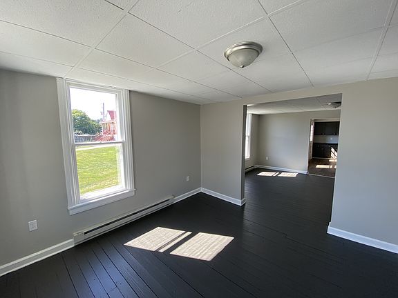 5th image of 110 N York St