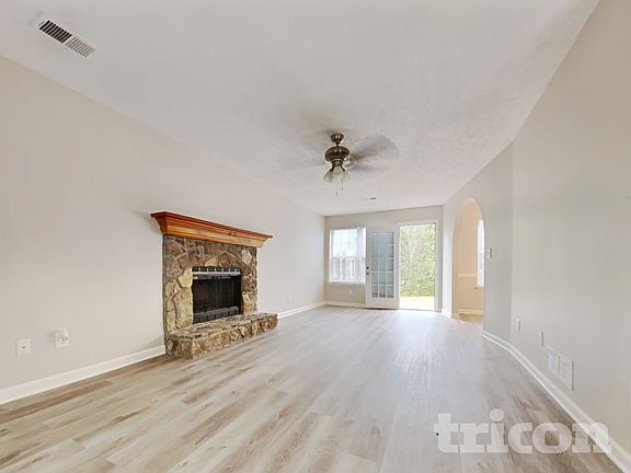 3rd image of 4779 Beaver Rd
