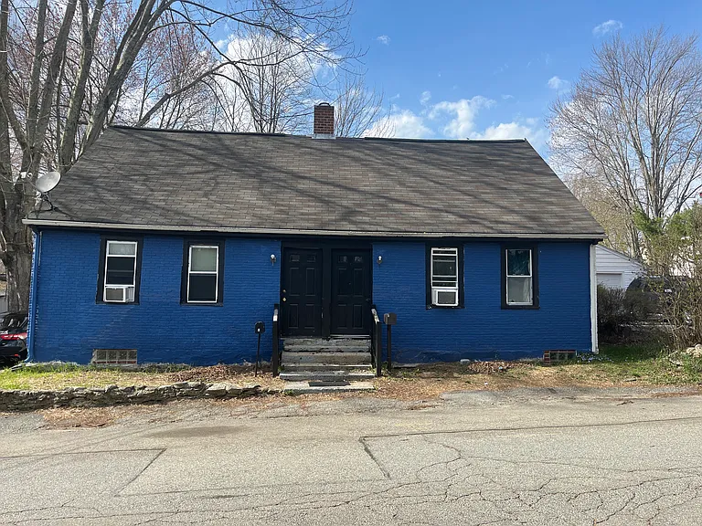 13 Albro Ave — Photo 12