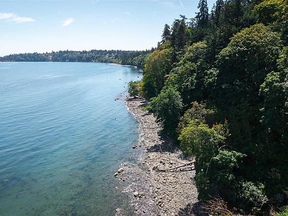 5th image of 4569 Cordova Bay Rd