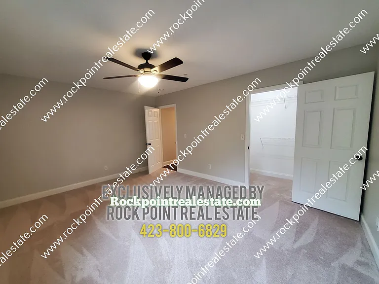 1130 Maple Tree Ln — Photo 7