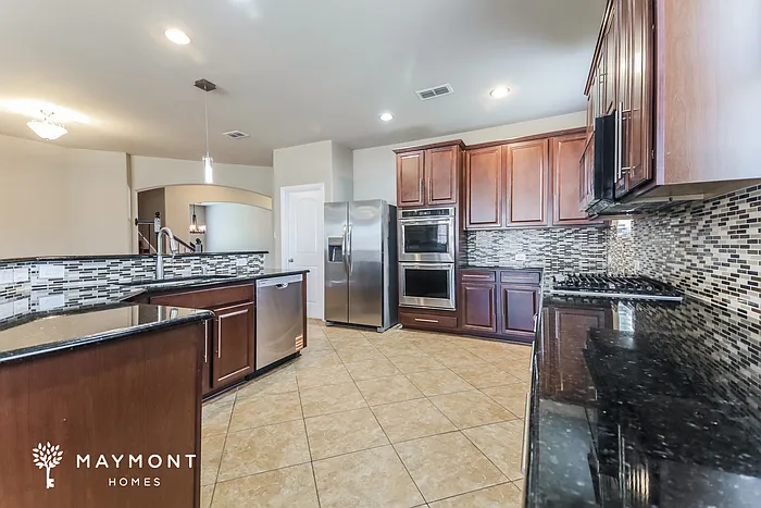 604 Kinghaven Dr — Photo 8