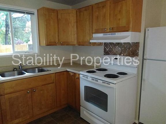 3rd image of 2505 Mitchell Ave NE