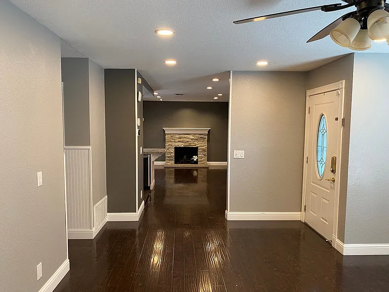 1650 Honeysuckle Rd — Photo 8