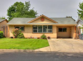 924 Kenyon St, Medford, OR 97501