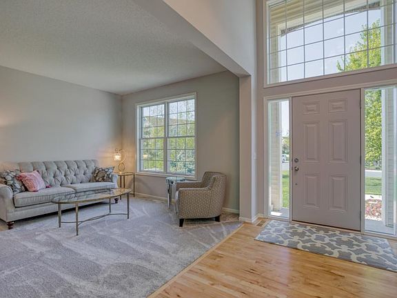 4th image of 4800 Narcissus Ct N
