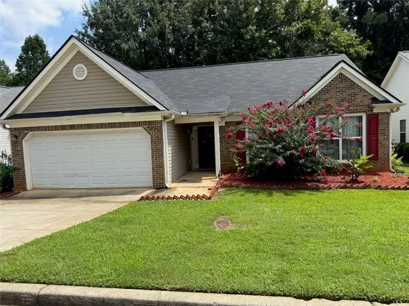 2863 Hillvale Cove Dr, Lithonia, GA 30058