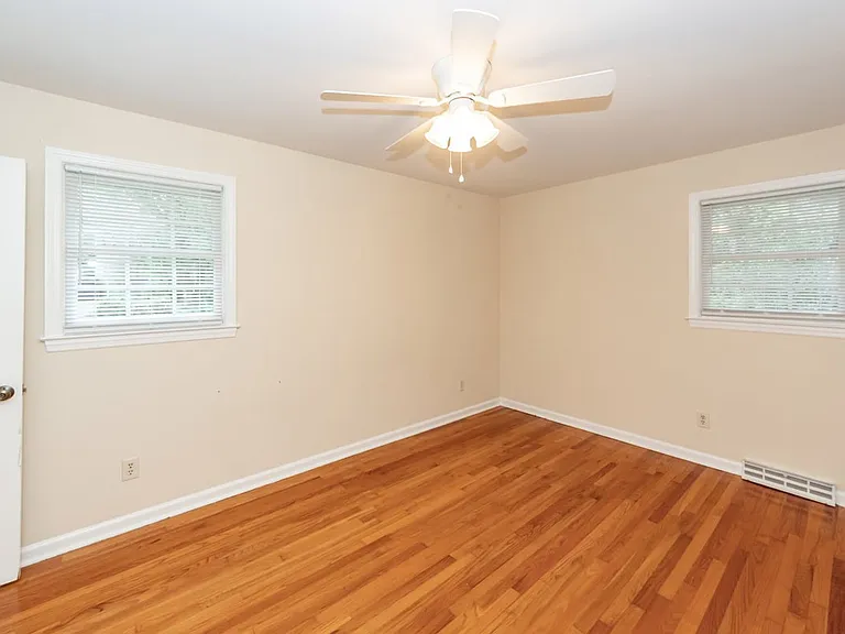 777 Bonham Dr — Photo 34