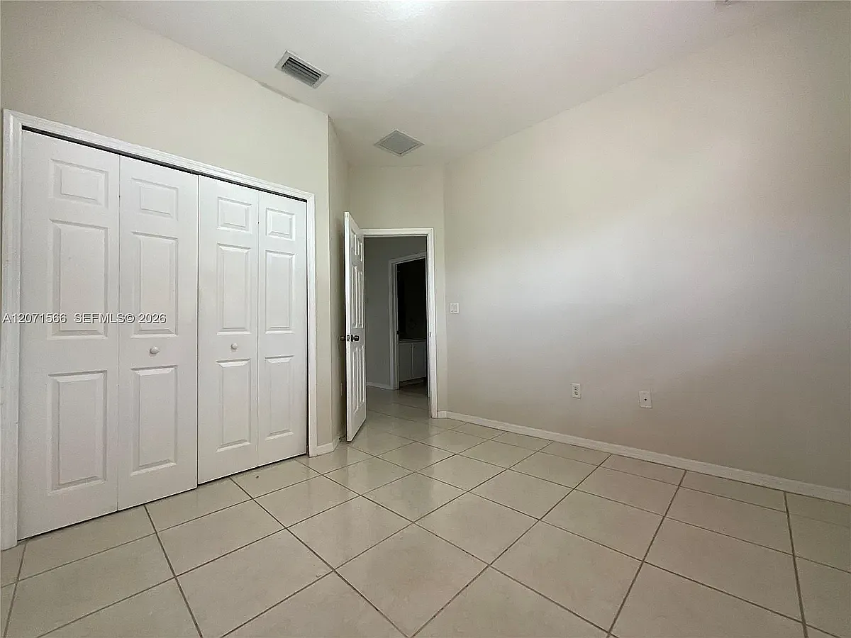 3 bed, 2.5 bath, 1478 sqft, $3,150 — Photo 3