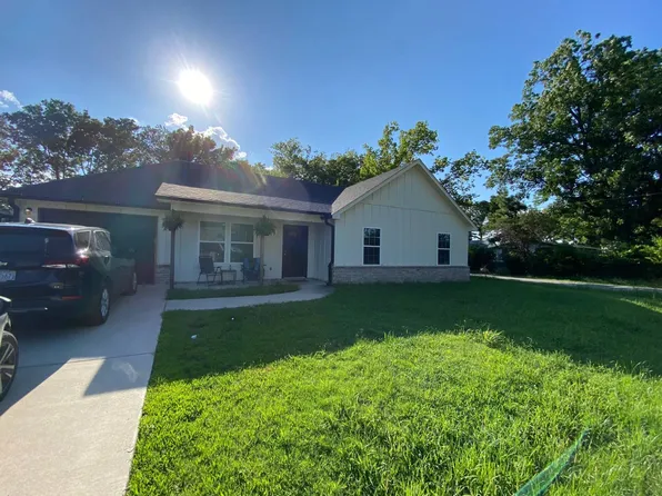 127 N 2nd St, Chouteau, OK 74337