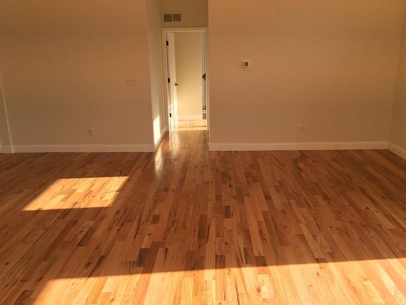 4th image of 2533 Poplar St APT 301