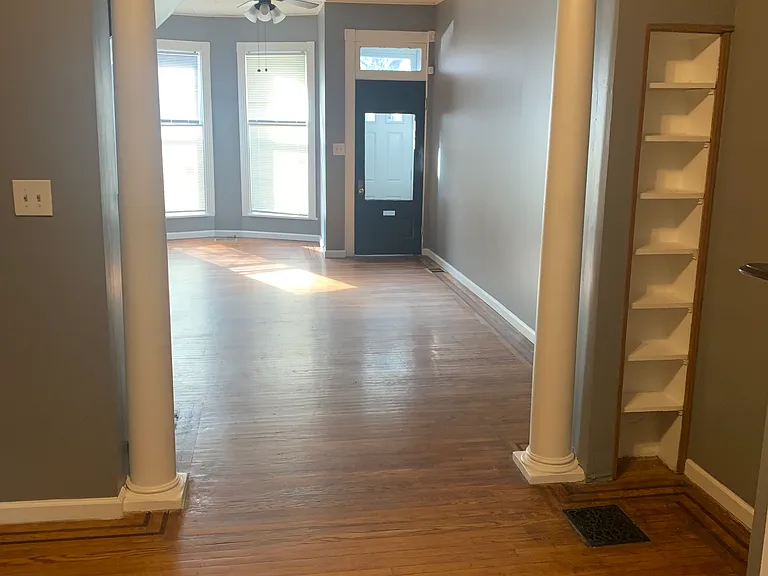 2711 Parkwood Ave — Photo 8