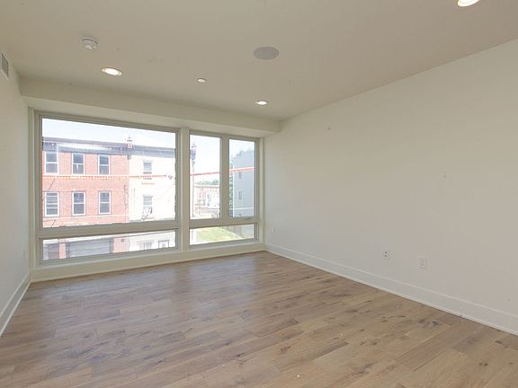 5th image of 2431-2435 Frankford Ave #16