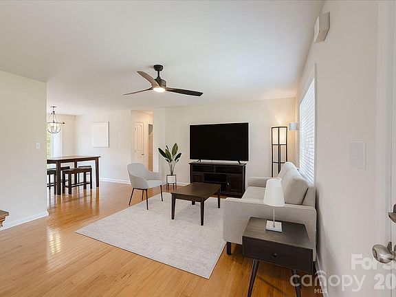 3rd image of 105 Bluebell Ridge Ln