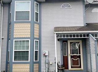 118 Freedom Ct, Bethlehem, PA 18020