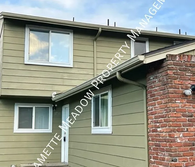 1731 Salishan St SE — Photo 2