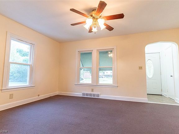 3rd image of 5510 Park Rd