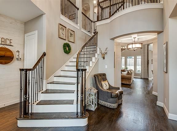 5th image of 2258 Kennedy Dr