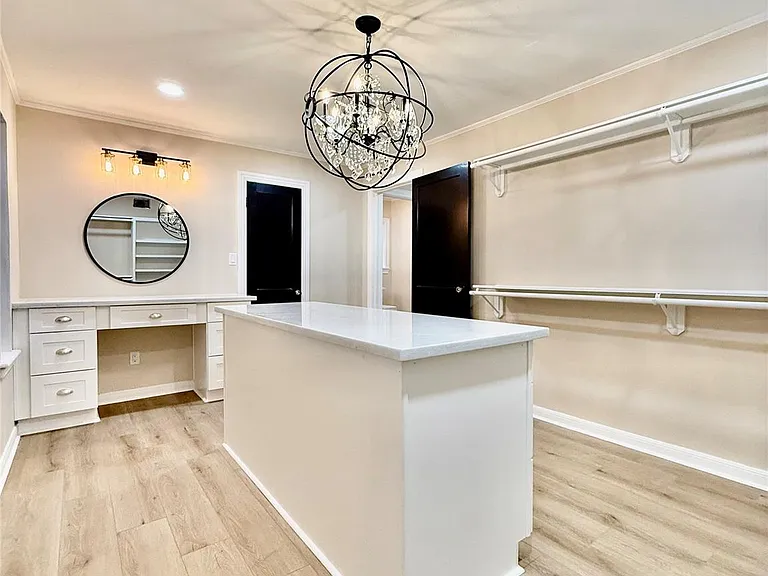 300 Dunnam Ave — Photo 20
