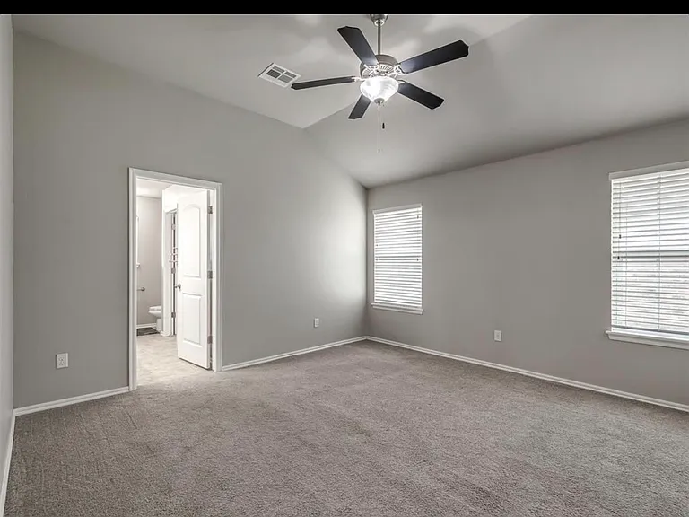1540 NW 126th St — Photo 13