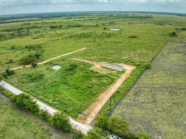 11933 NW County Road 2170, Barry, TX 75102