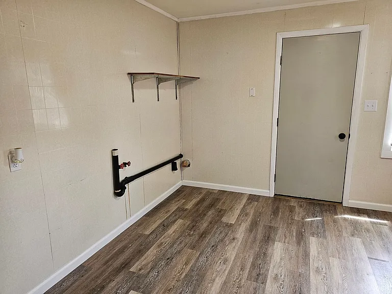 417 Wood Ave — Photo 4