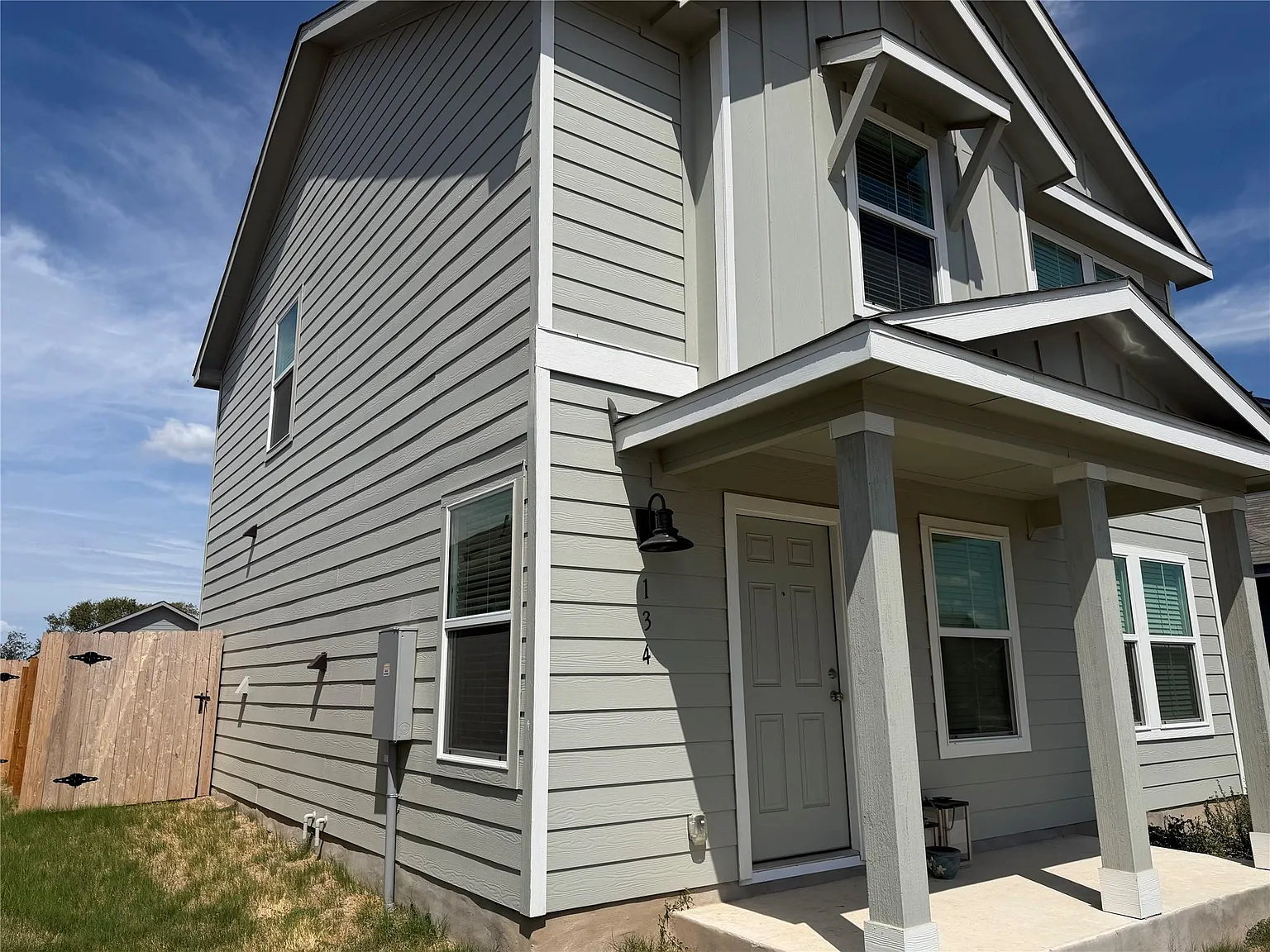 3 bed, 2.5 bath, 1427 sqft, $1,750 — Photo 2