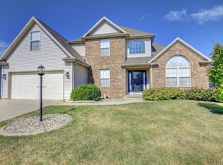 1107 Waters Edge Rd, Champaign, IL 61822