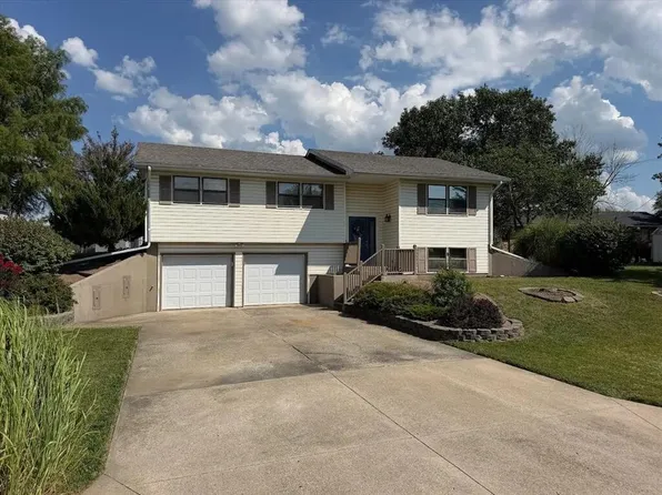 706 Sunset Hills Dr, Macon, MO 63552
