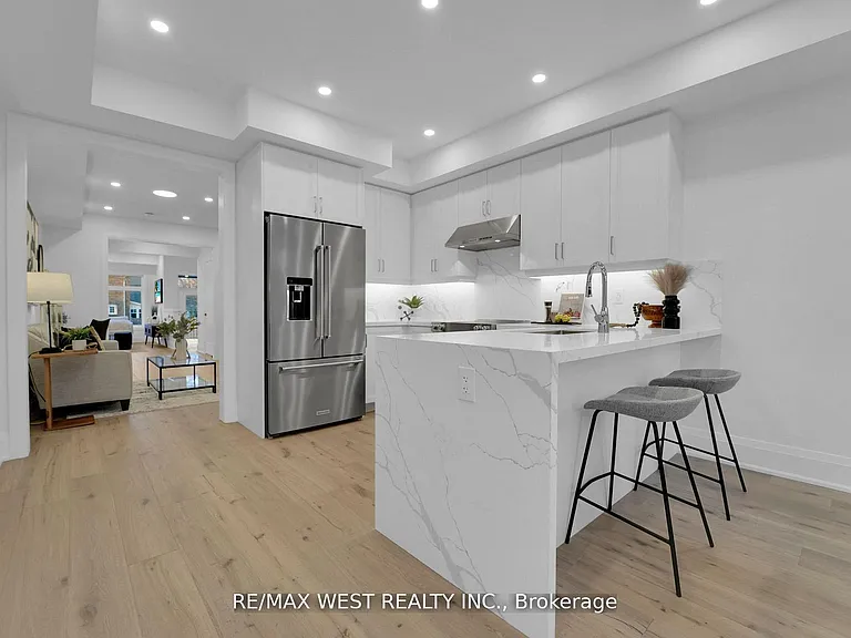 521 Saint Johns Rd #UPPER — Photo 13