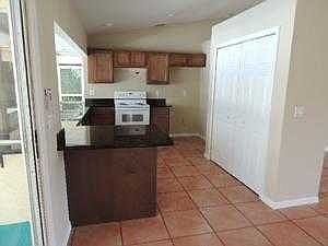 5th image of 1073 SW Janar Ave