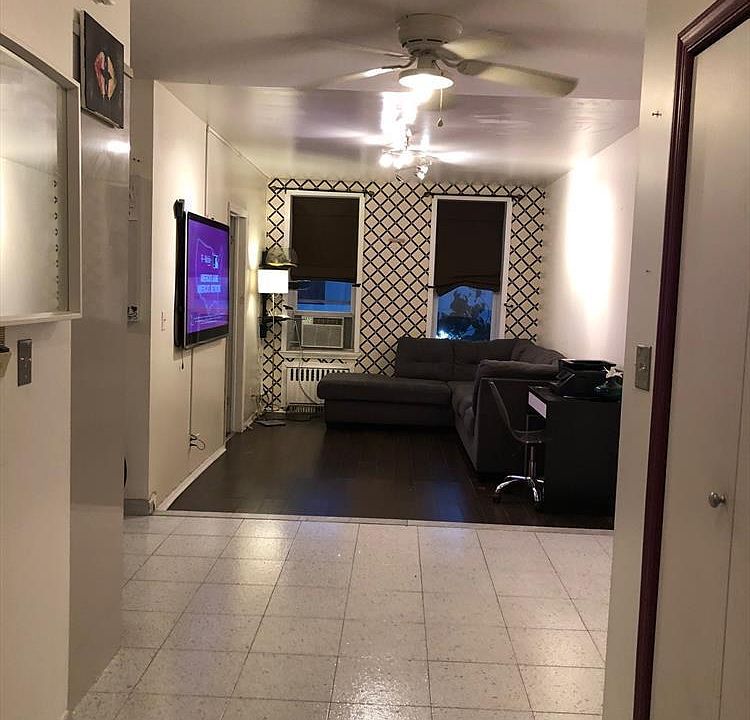 1st image of 220 Avenue M APT 2R