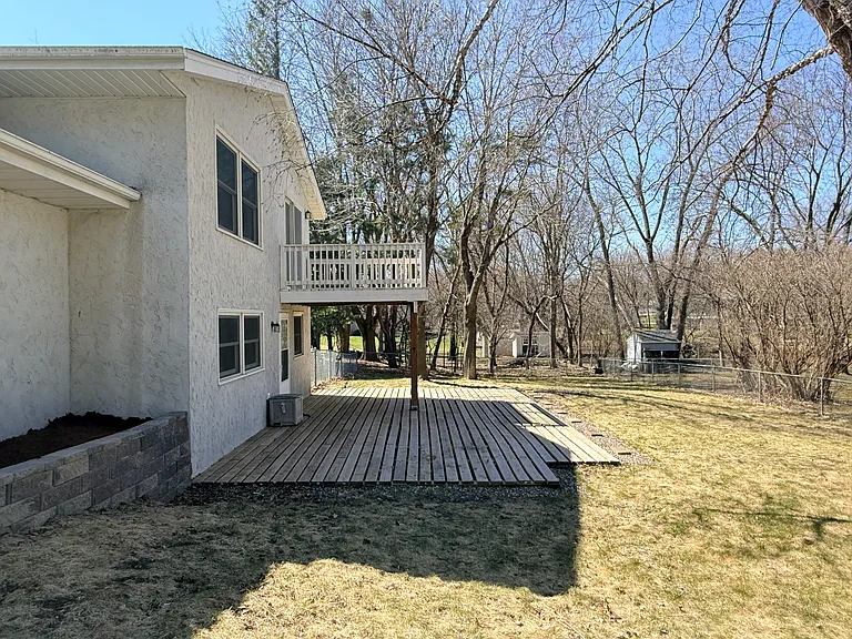 18056 S Shore Ln W — Photo 21