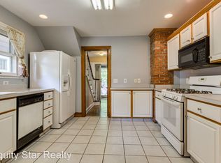 1059 Quilliams Rd, Cleveland Heights, OH 44121