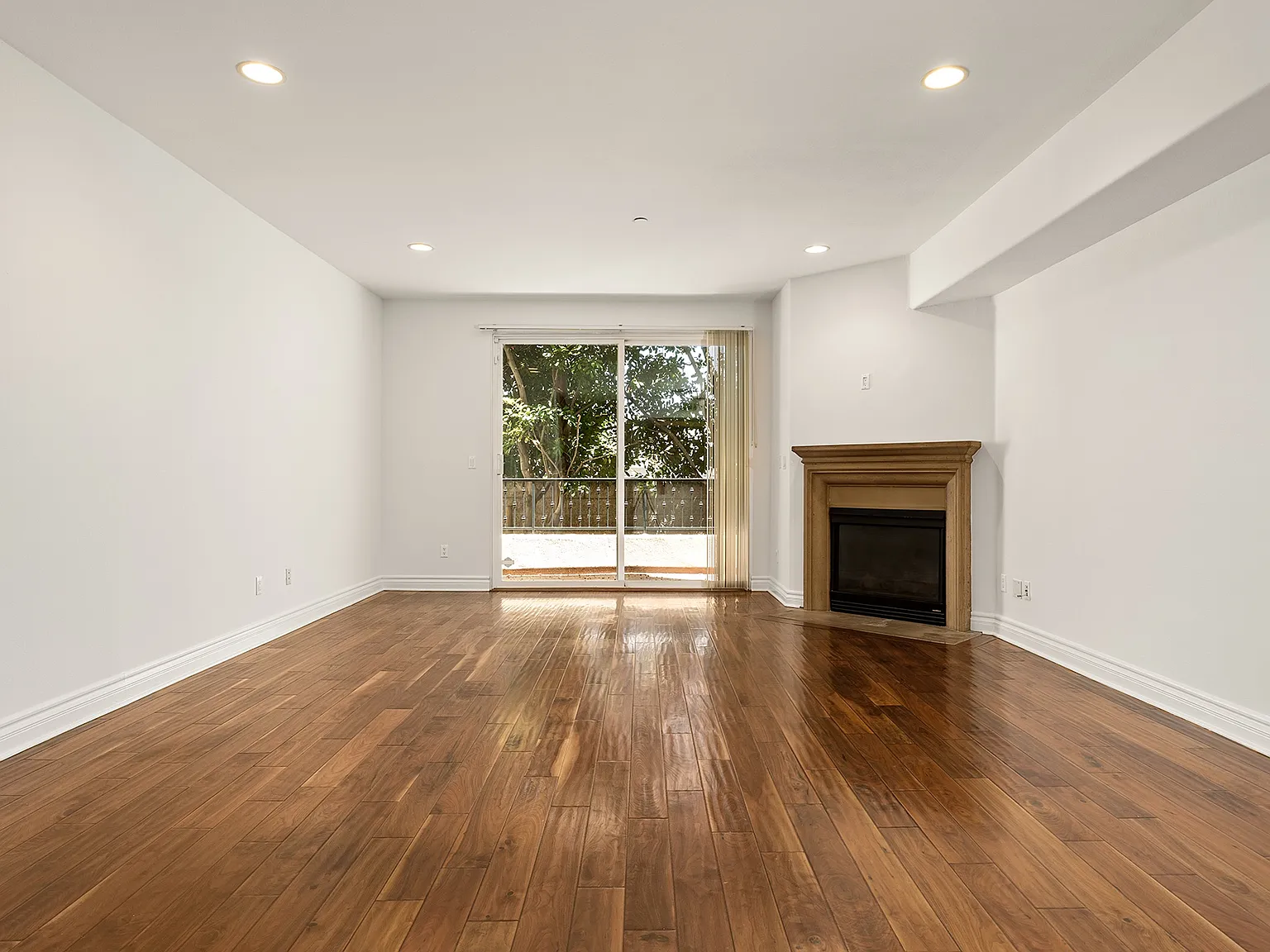 3 bed, 1410 sqft, $3,450 — Photo 3