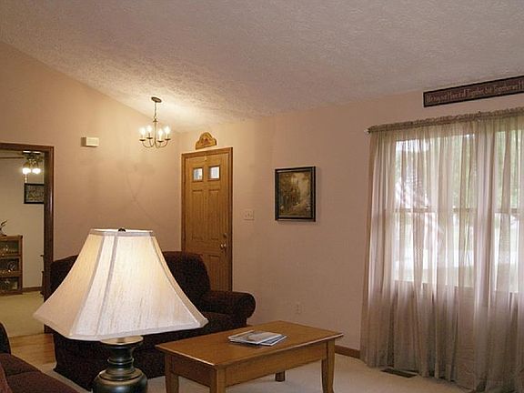 3rd image of 1231 Chateaugay Ln
