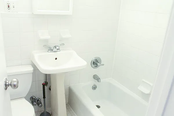 Rented by Urban Real Estate Inc | media 10