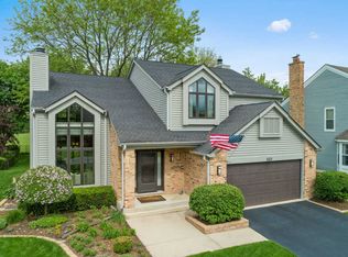 1660 N Woodlawn St, Wheaton, IL 60187