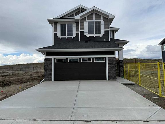 2nd image of 147 S Sundown Cres