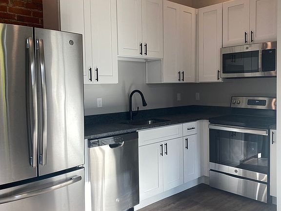 5th image of 1222 Sheffield St #2C